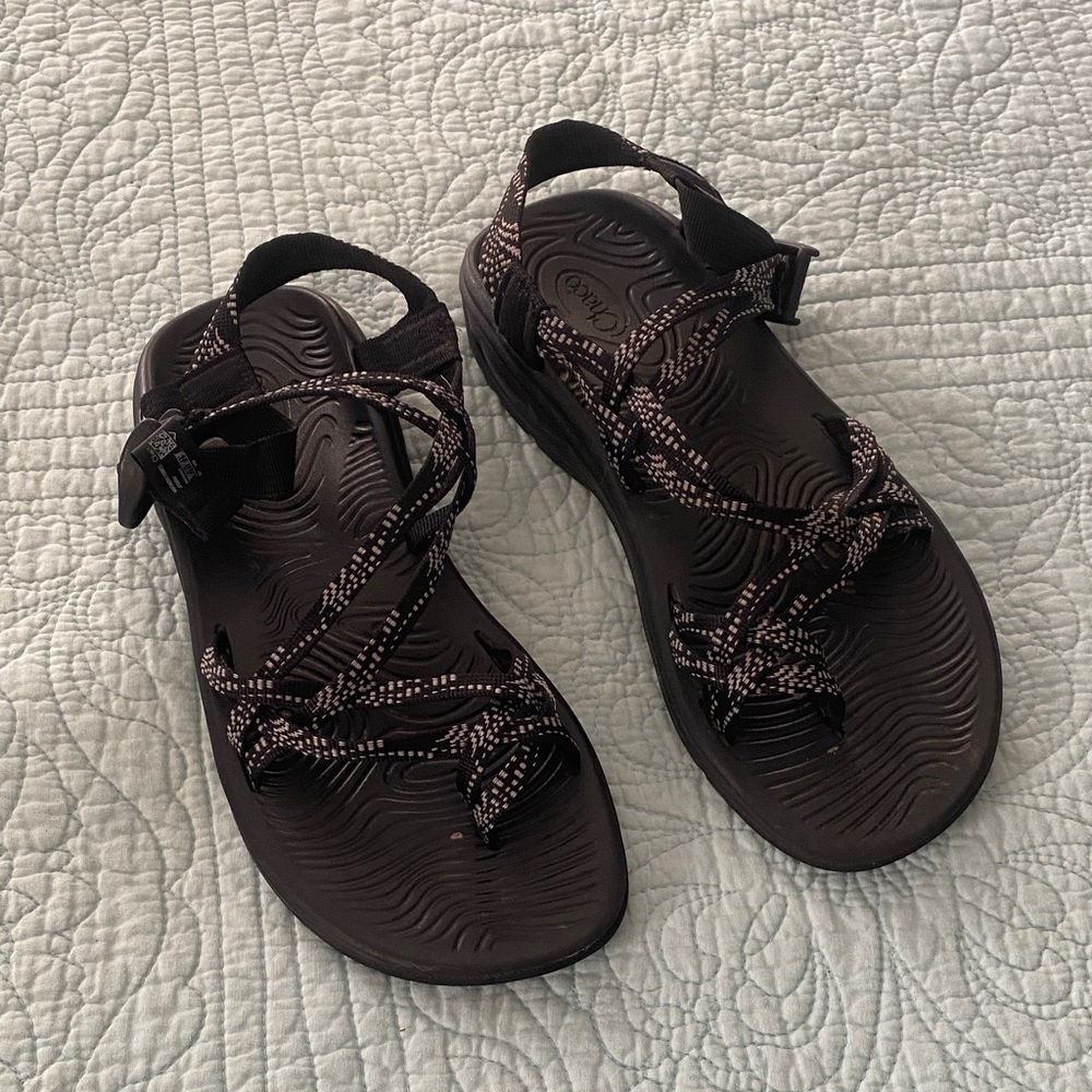 Chaco Women's Black Pattern Sandals with Toe Loop